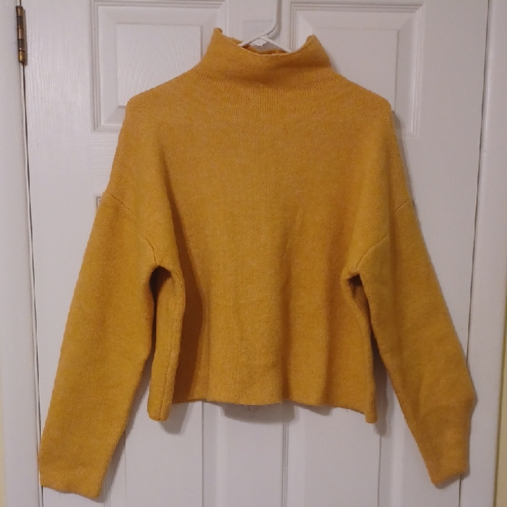 Pink Lily Sz L, Deep Mustard mockneck Sweater, Drop Sleeves. NWOT